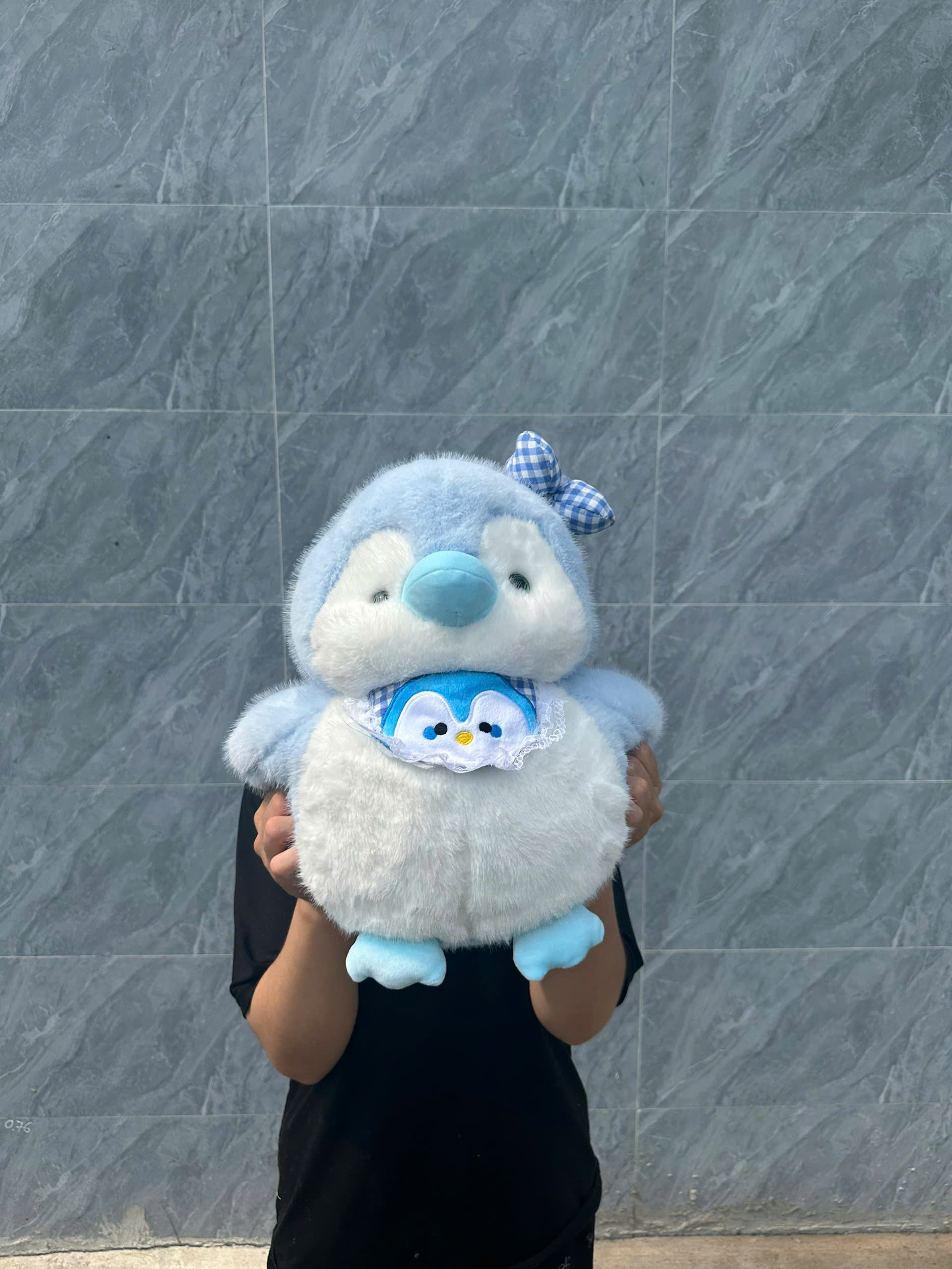 Gấu Bông Cánh Cụt Nơ Lông Kim