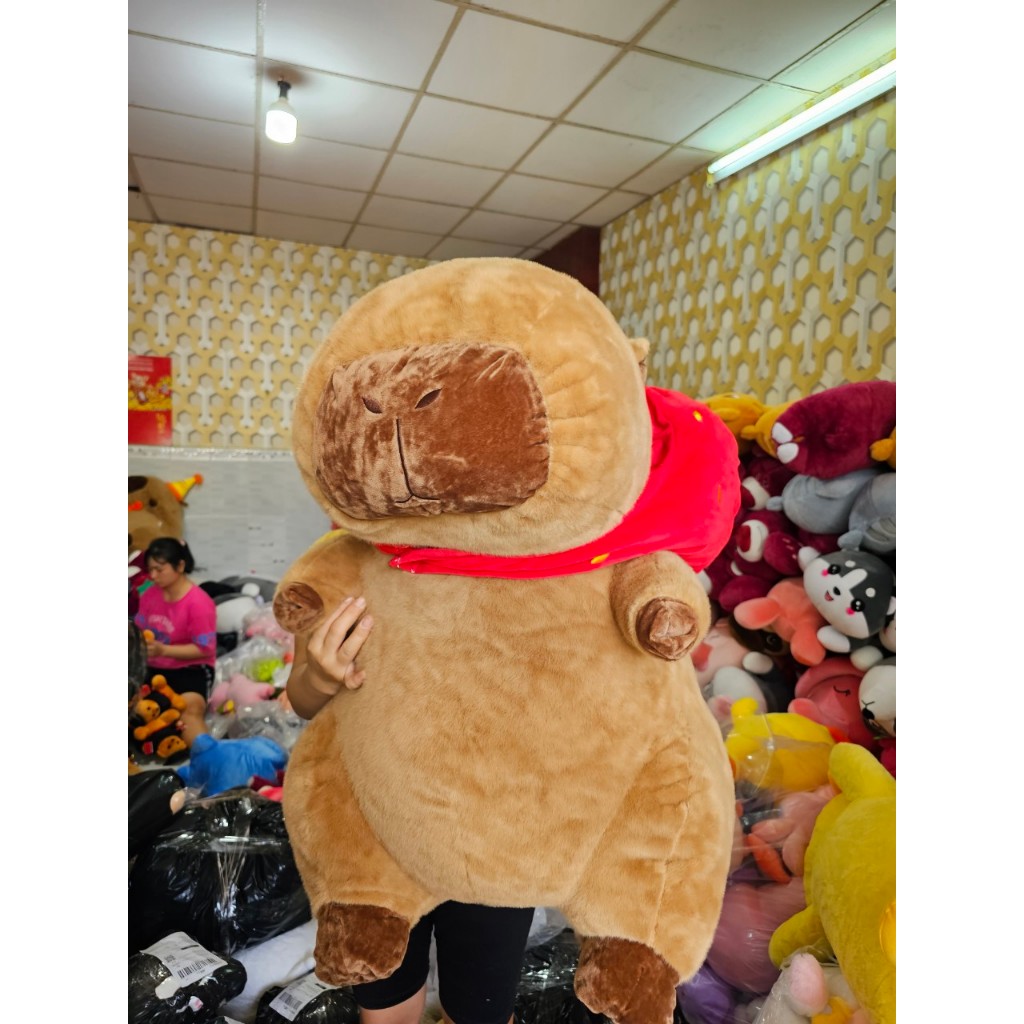 Gấu Bông Capybara Đeo Nón Dâu