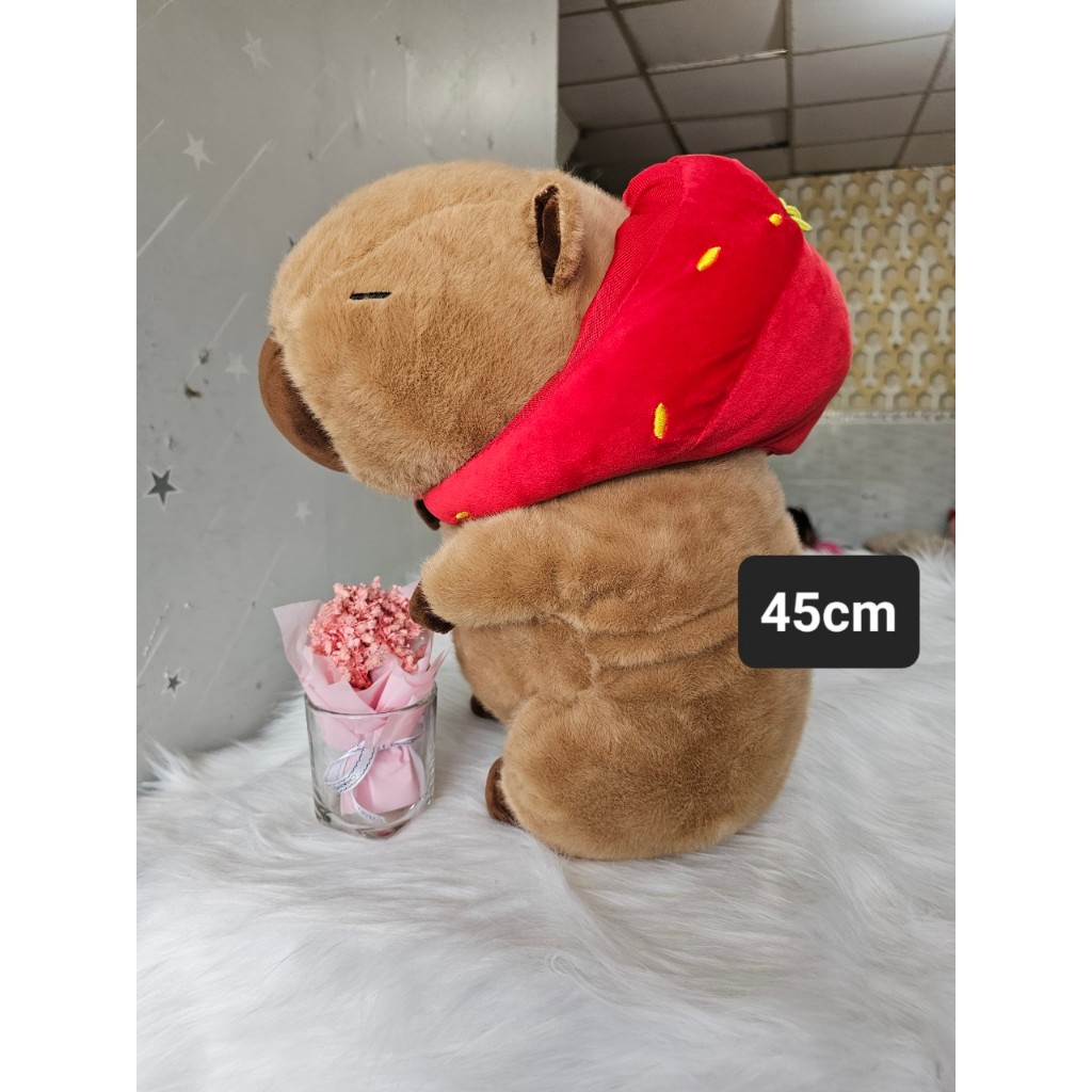 Gấu Bông Capybara Đeo Nón Dâu