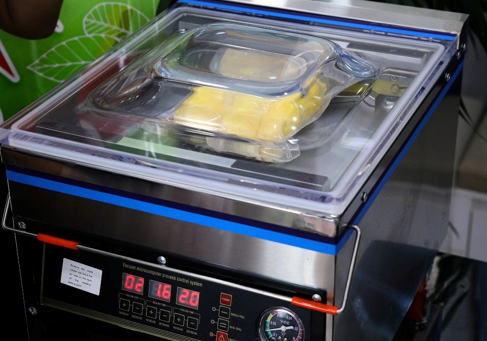 Sầu riêng chín tự nhiên được đóng túi hút chân không kỹ càng