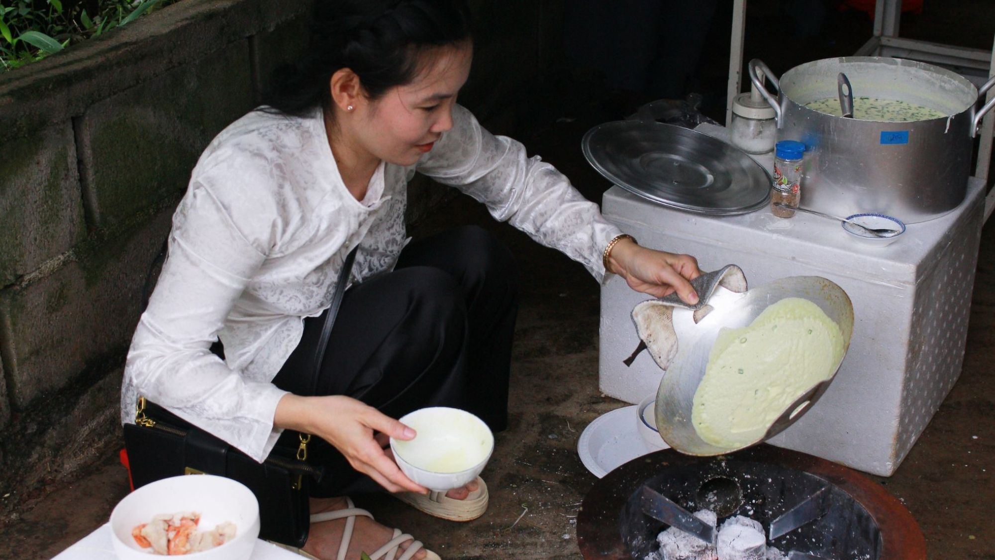 Trải nghiệm món bánh dân gian tại vườn Bà Hoàng Long Khánh