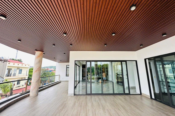 Kết hợp trần lam và ánh sáng để nâng cao giá trị thẩm mỹ cho không gian