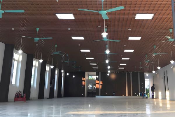 Quy trình thiết kế và thi công trần lam cần được triển khai đồng bộ