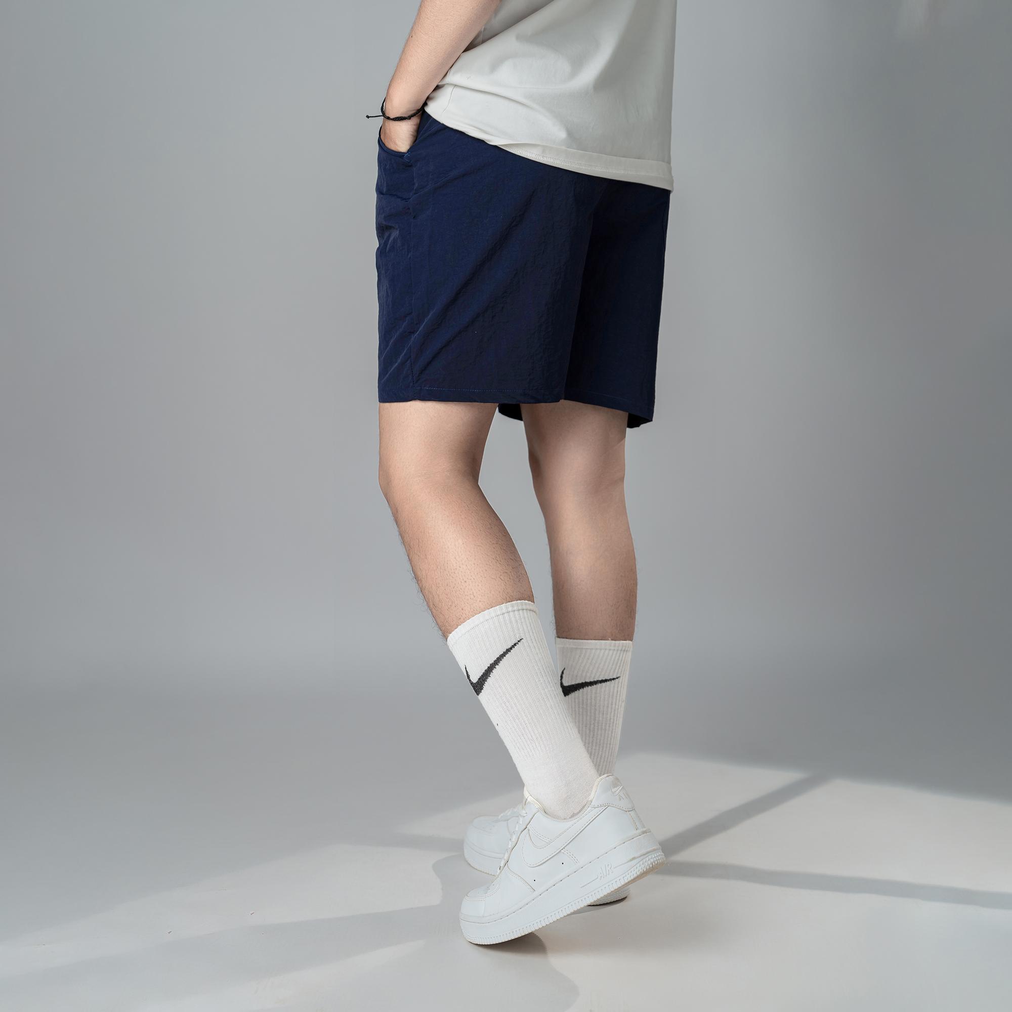 Quần Short Gió Nhăn Nam Nữ Unisex 150GSM Chất Vải Gió Nhăn Cao Cấp Mềm Mịn Form Ống Rộng Oversize Dài Ngang Gối Q210