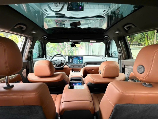 VinFast VF 9 màu cam Sunset Orange, SUV điện 7 chỗ đầu bảng của VinFast