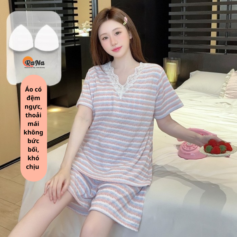 Bộ mặc nhà quần đùi áo cổ tim