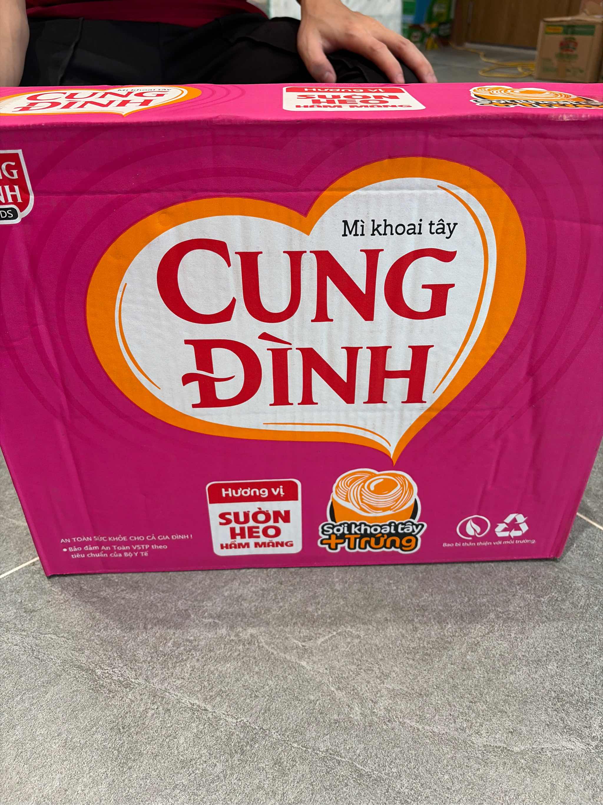 Mì Cung Đình sườn heo hầm măng