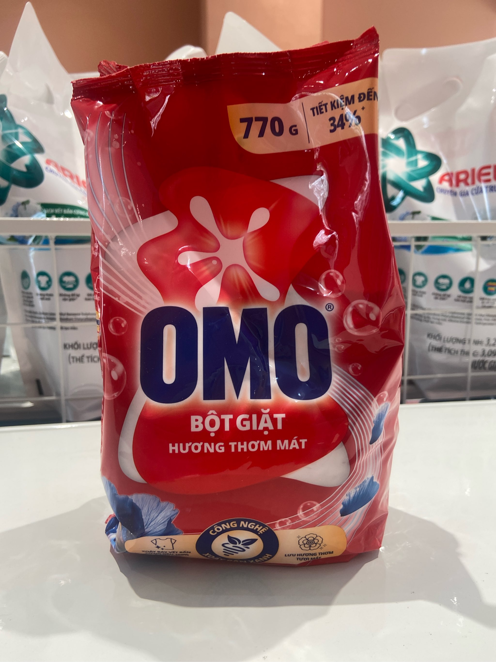 Bột giặt thông minh Omo gói 800g/770g