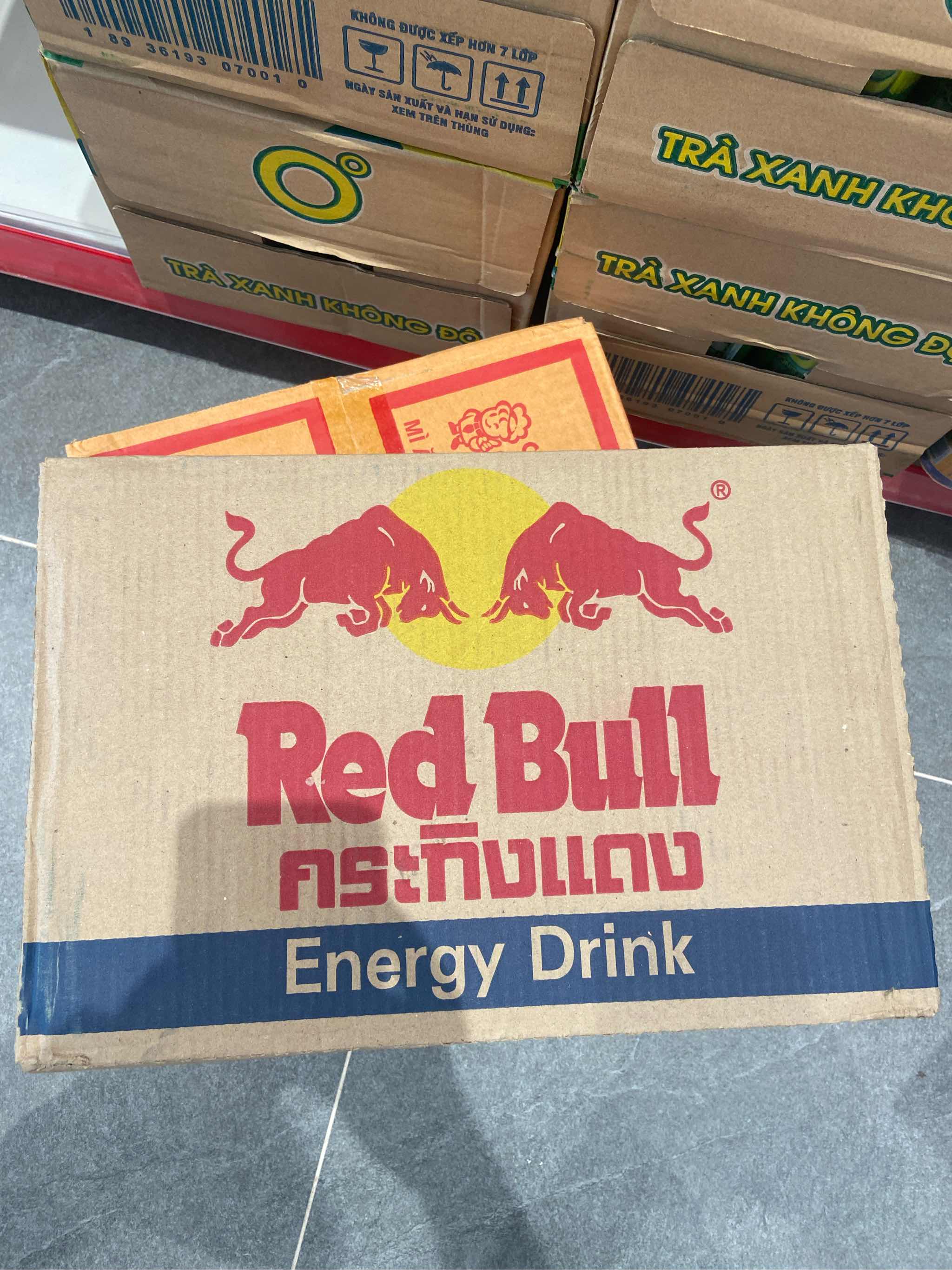 Nước uống tăng lực Việt Redbull lon 250ml