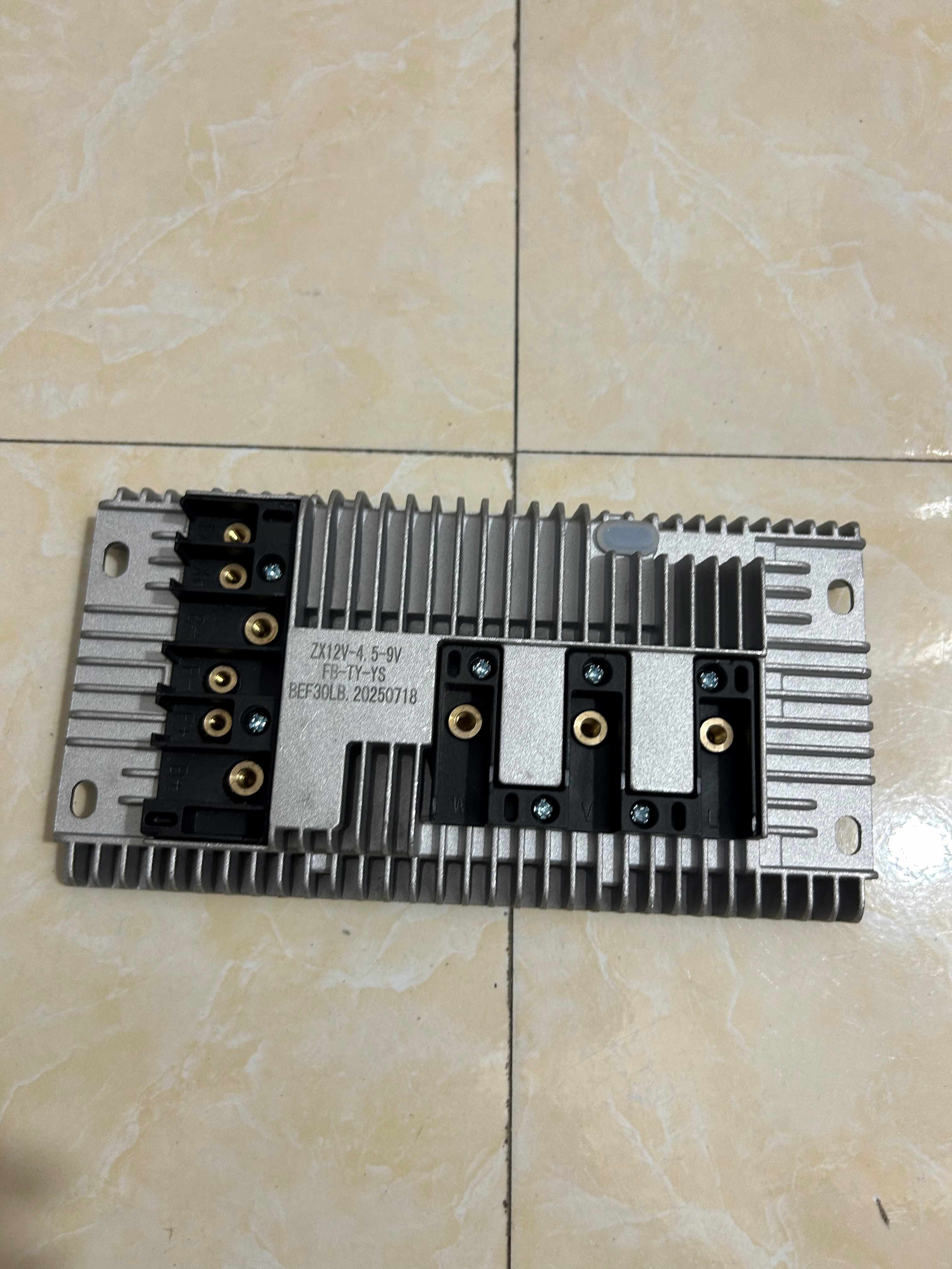 Invecter Nguồn Điều Hoà Dàn Nóng Chạy Điện Ắc Quy 12V-24V