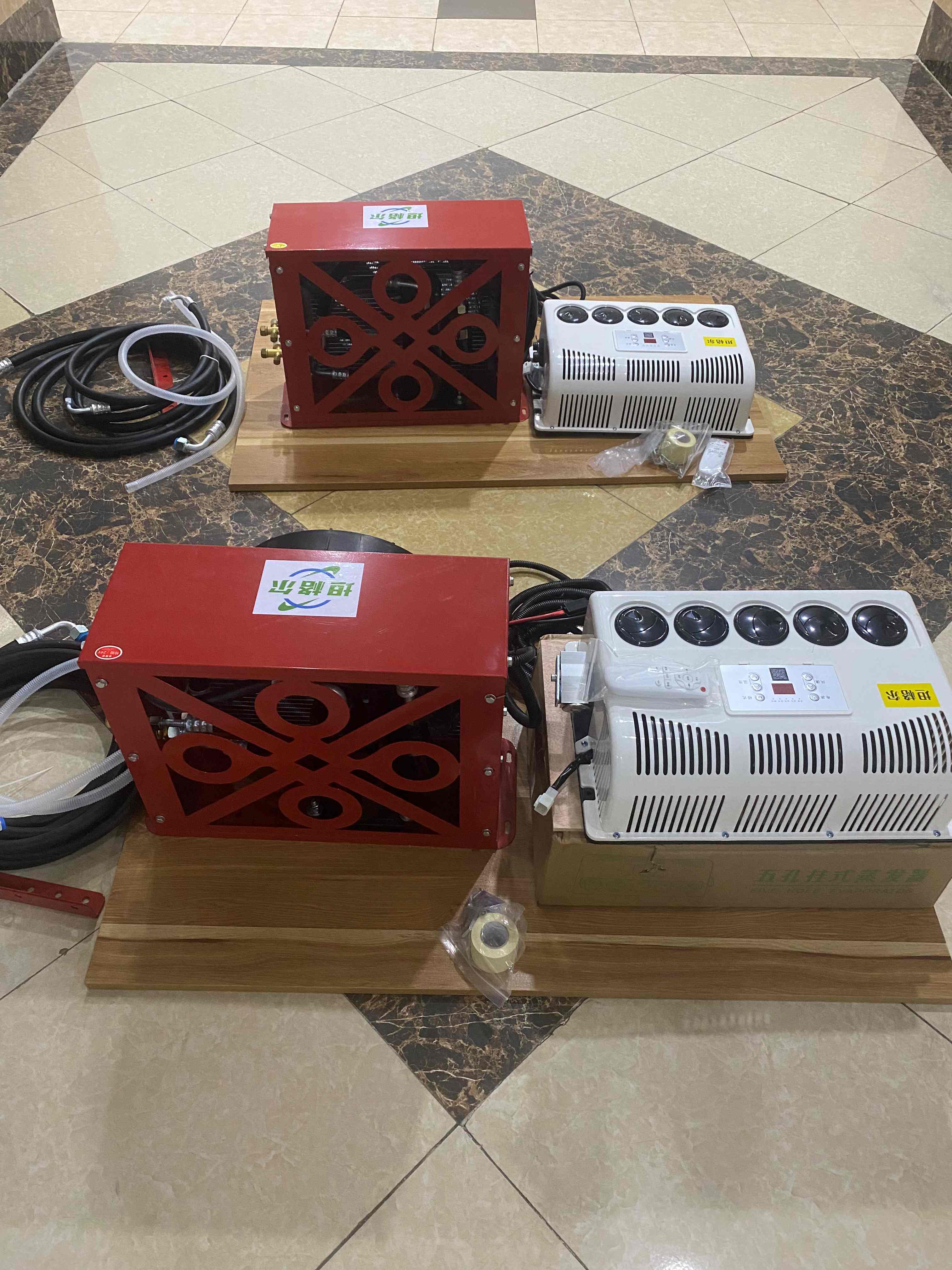Điều Hoà 2 Cục Chạy Điên Ắc Quy 24V