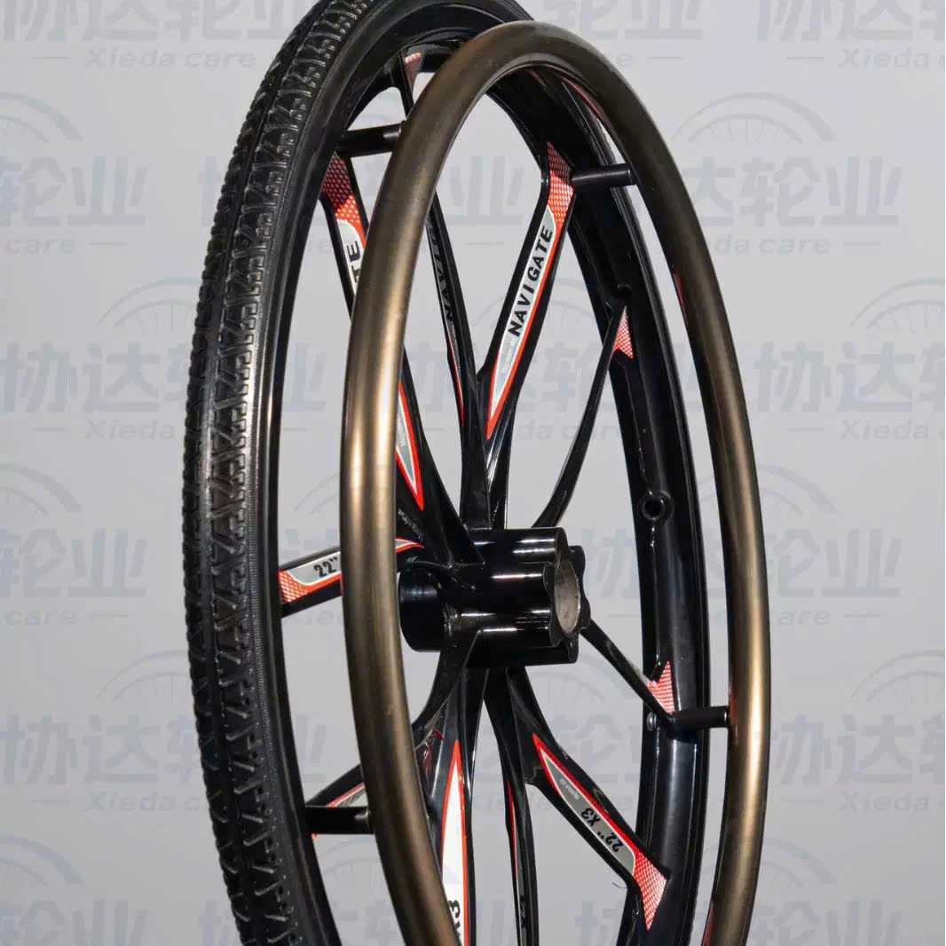 Bánh Sau Xe Lăn Điên 24 Inch Vành Đúc Lốp Đặc