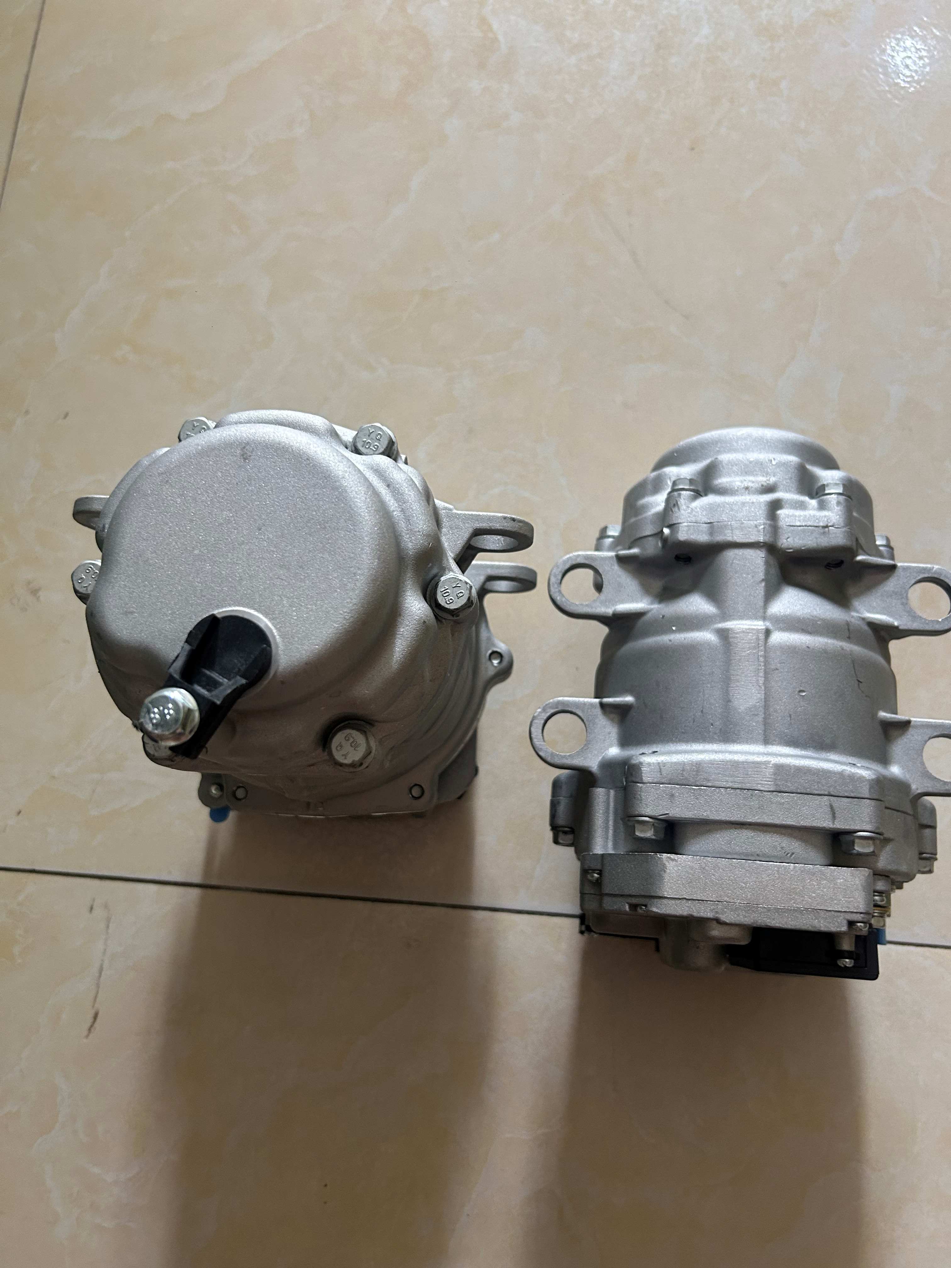 Lock Điều Hoà + Biến Tần Liền Chạy Điện Ắc Quy 12V-24V