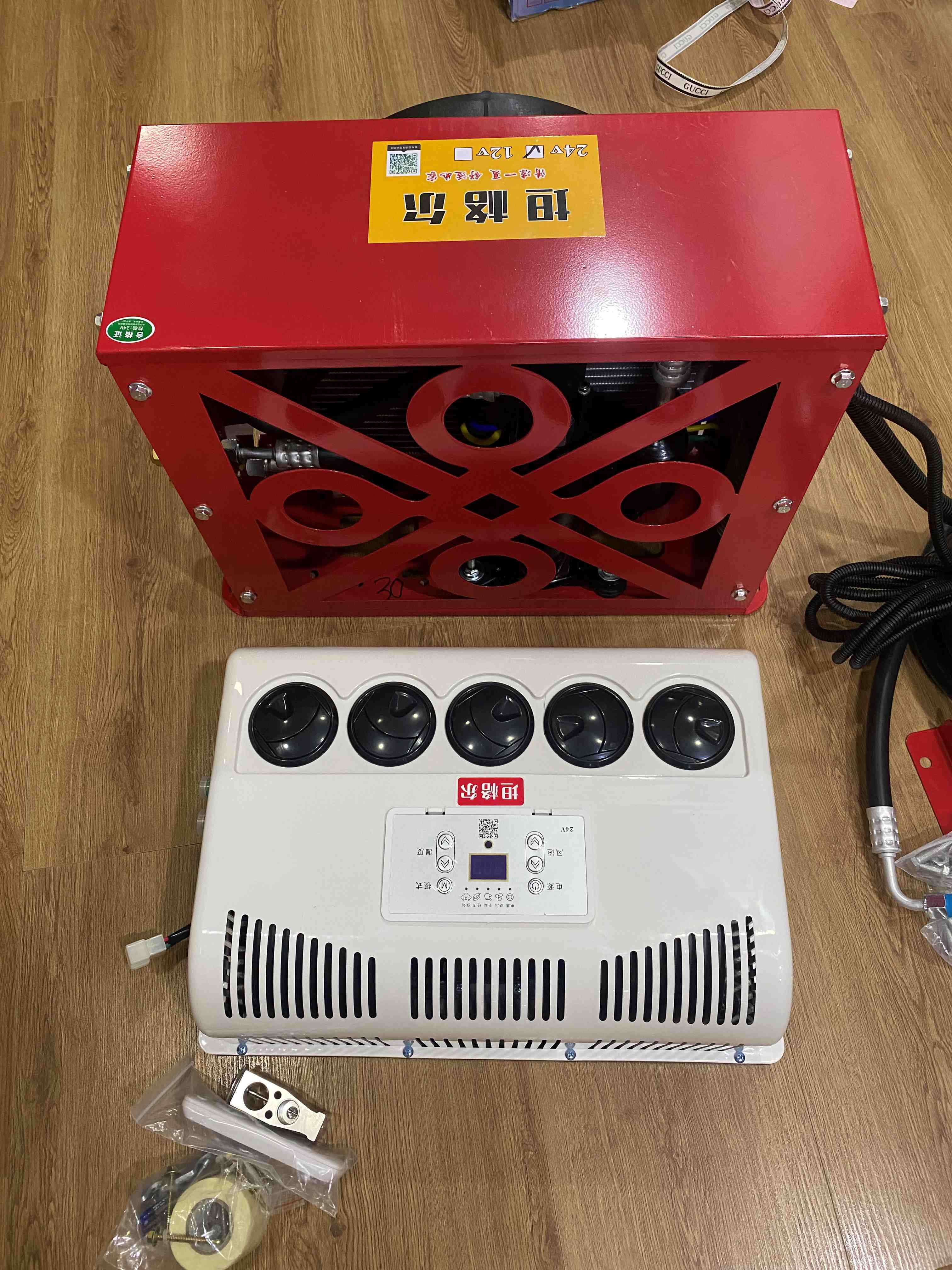 Điều Hoà 2 Cục Chạy Điện Ắc Quy 12V