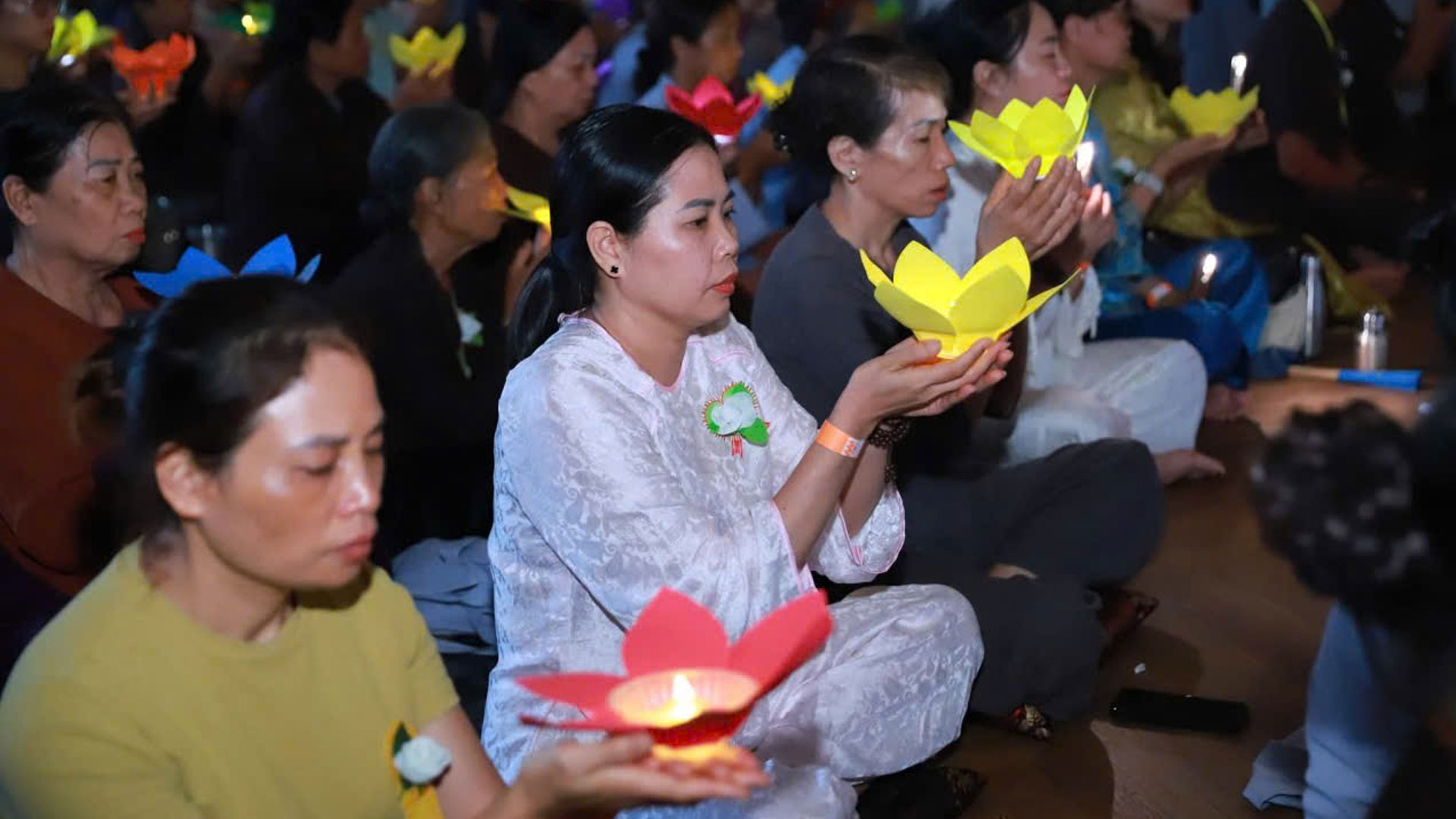 Lễ Bông Hồng Cài Áo