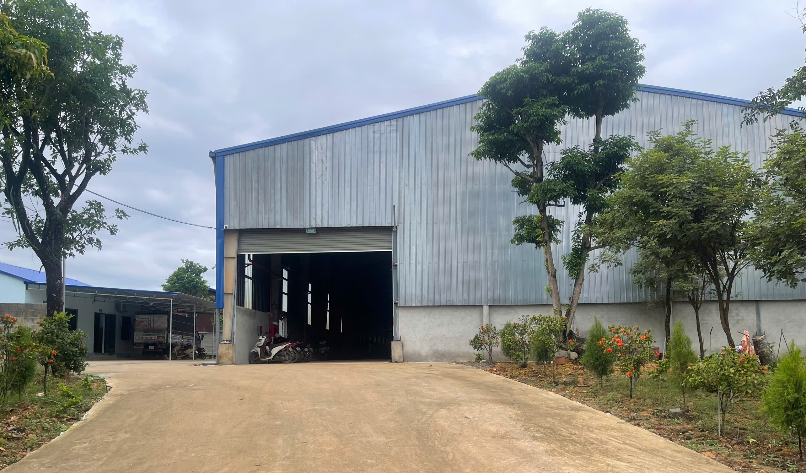 Hoàn thiện xây dựng cơ bản và lắp đặt trang thiết bị cho Nhà máy sản xuất phân bón hữu cơ vi sinh