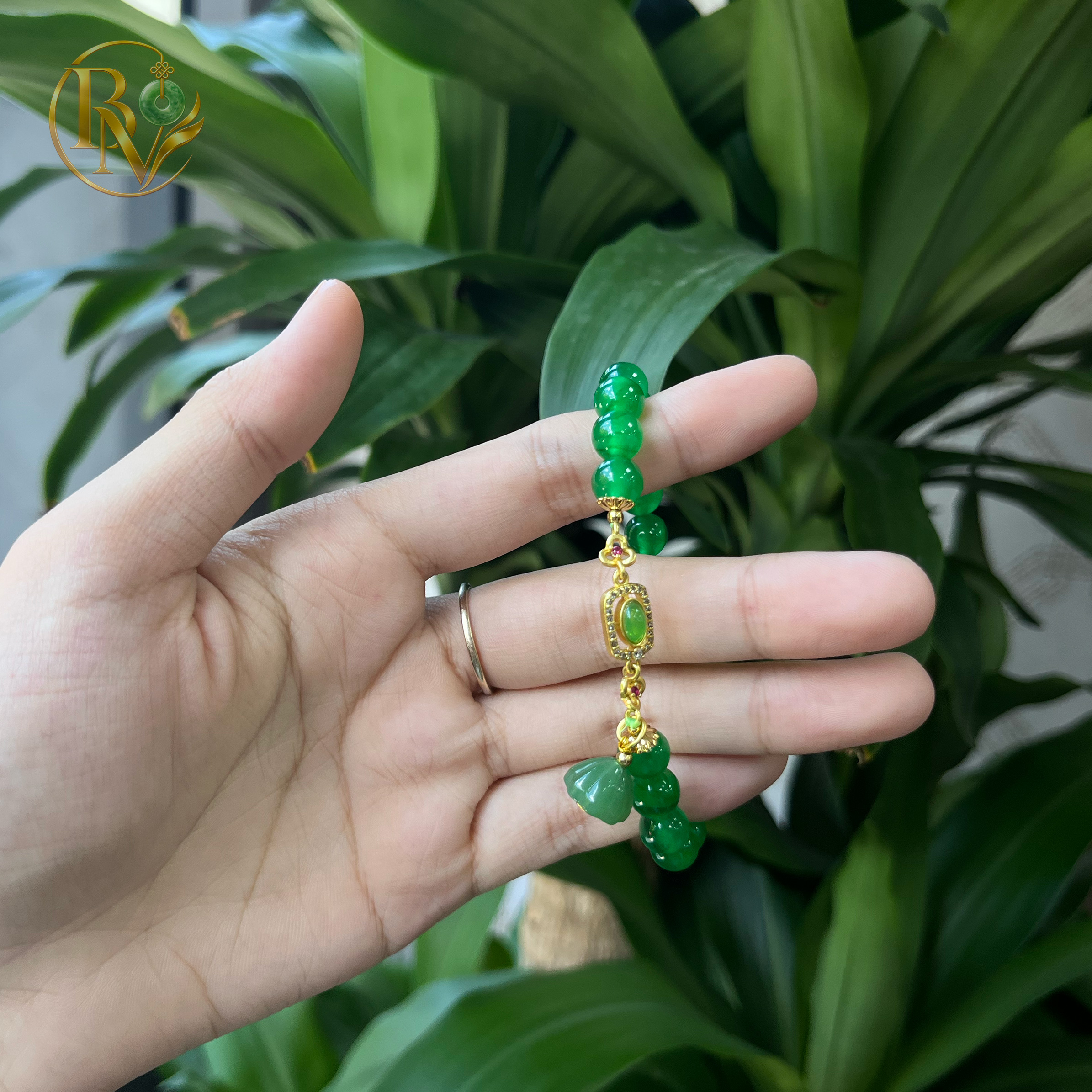 Vòng chuỗi Ngọc Cẩm Thạch charm Hoa sen 7.6-7.8 li