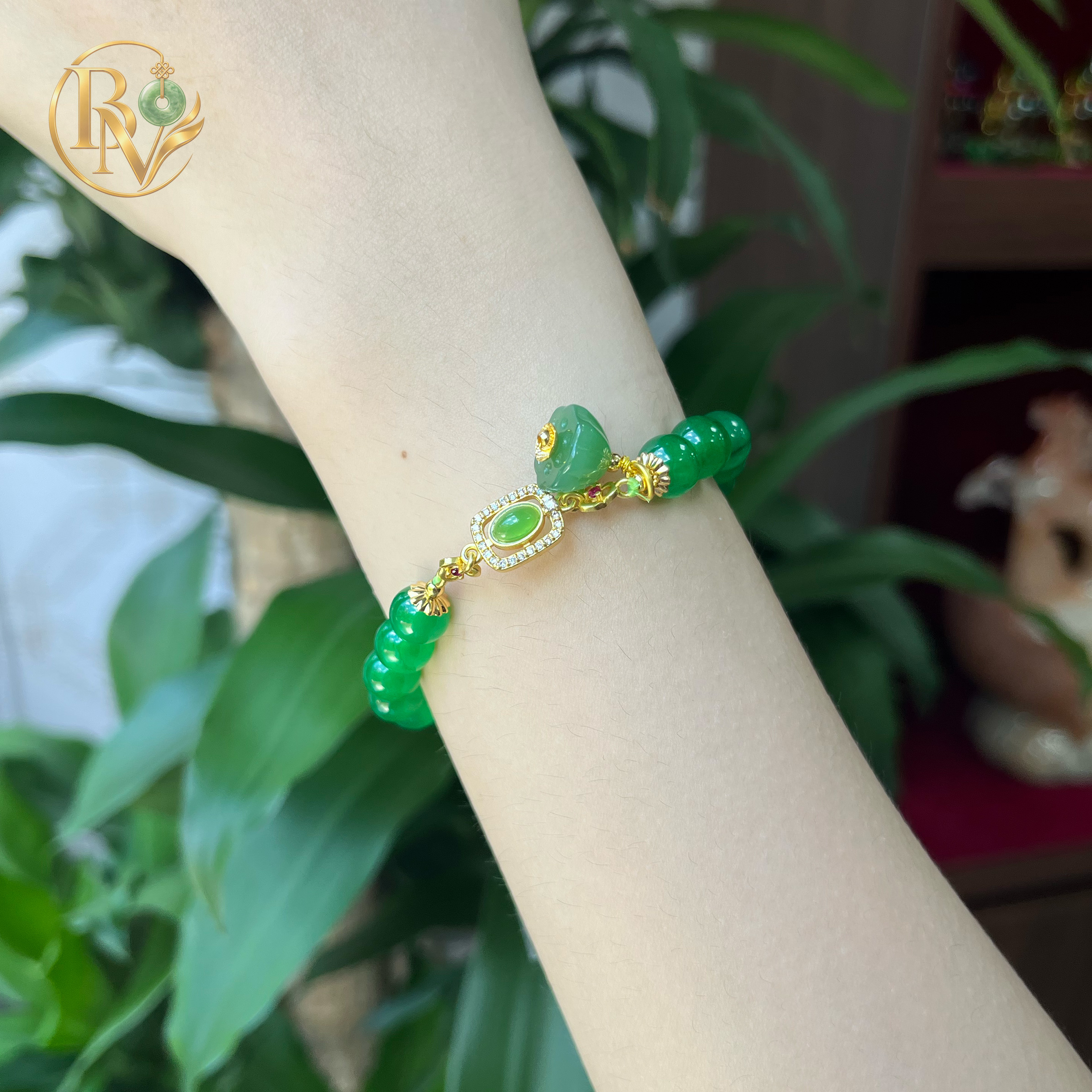 Vòng chuỗi Ngọc Cẩm Thạch charm Hoa sen 7.6-7.8 li
