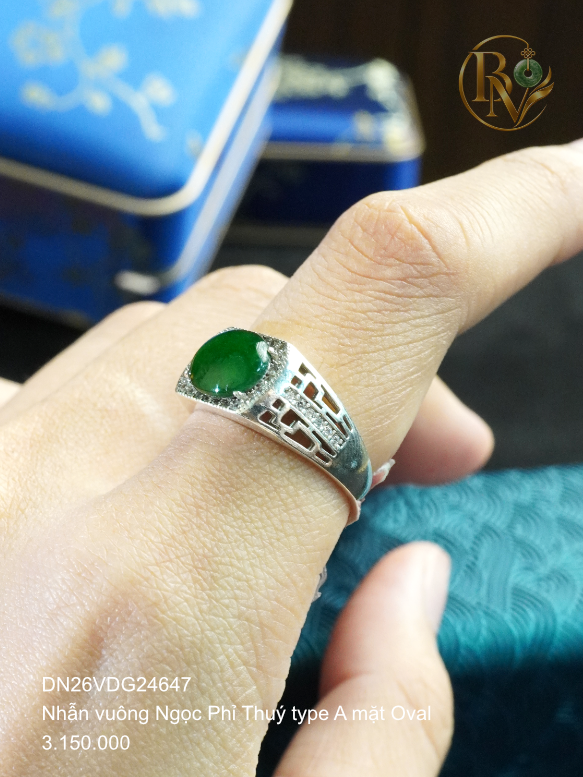 Nhẫn dáng vuông Ngọc Phỉ Thuý type A mặt Oval