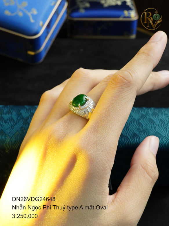 Nhẫn Ngọc Phỉ Thuý type A mặt Oval