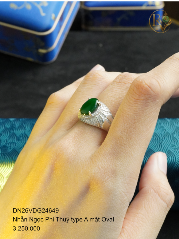 Nhẫn Ngọc Phỉ Thuý type A mặt Oval