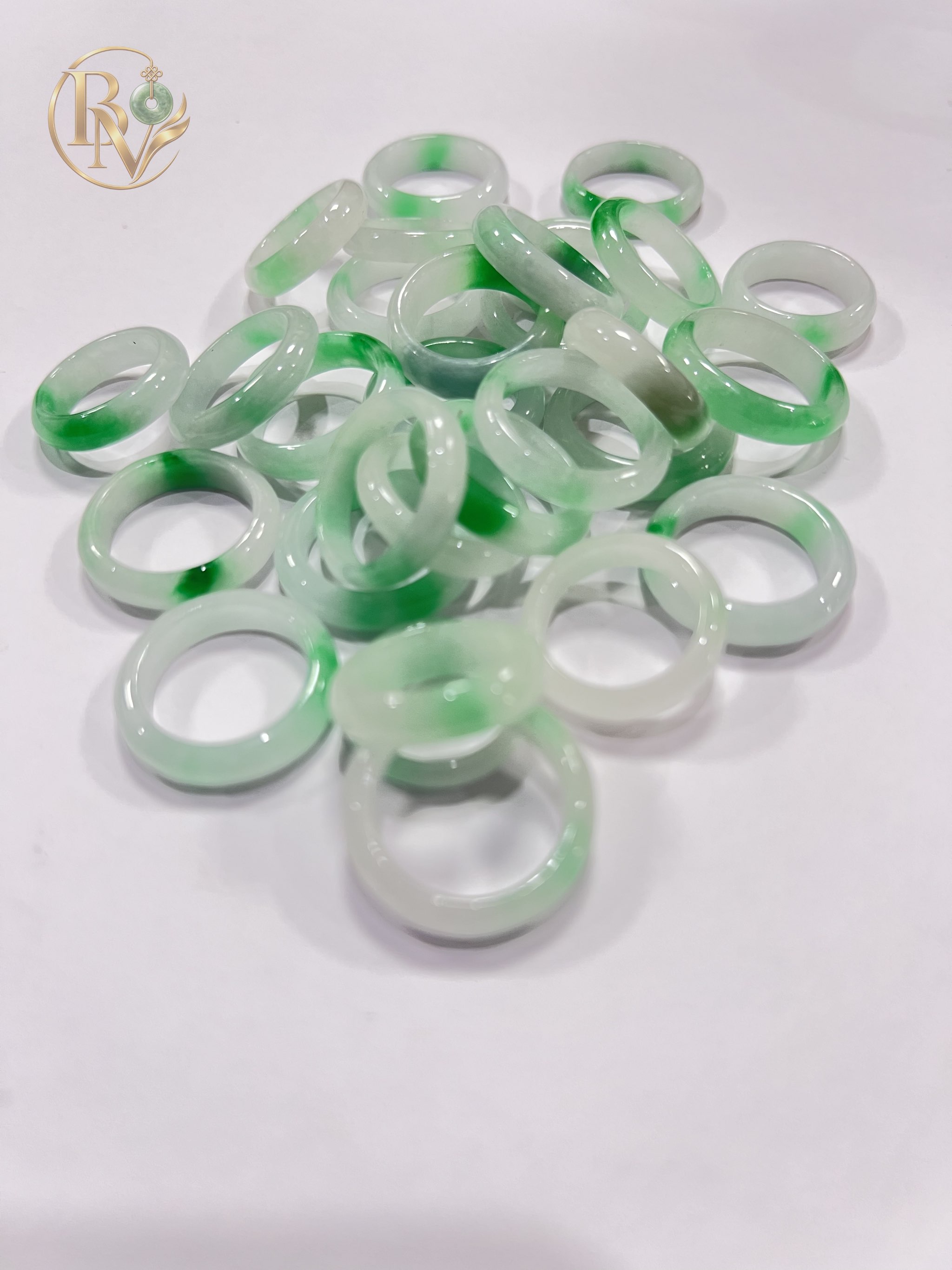 Nhẫn bản hẹ Bạch Đế Thanh Ni nhiều size