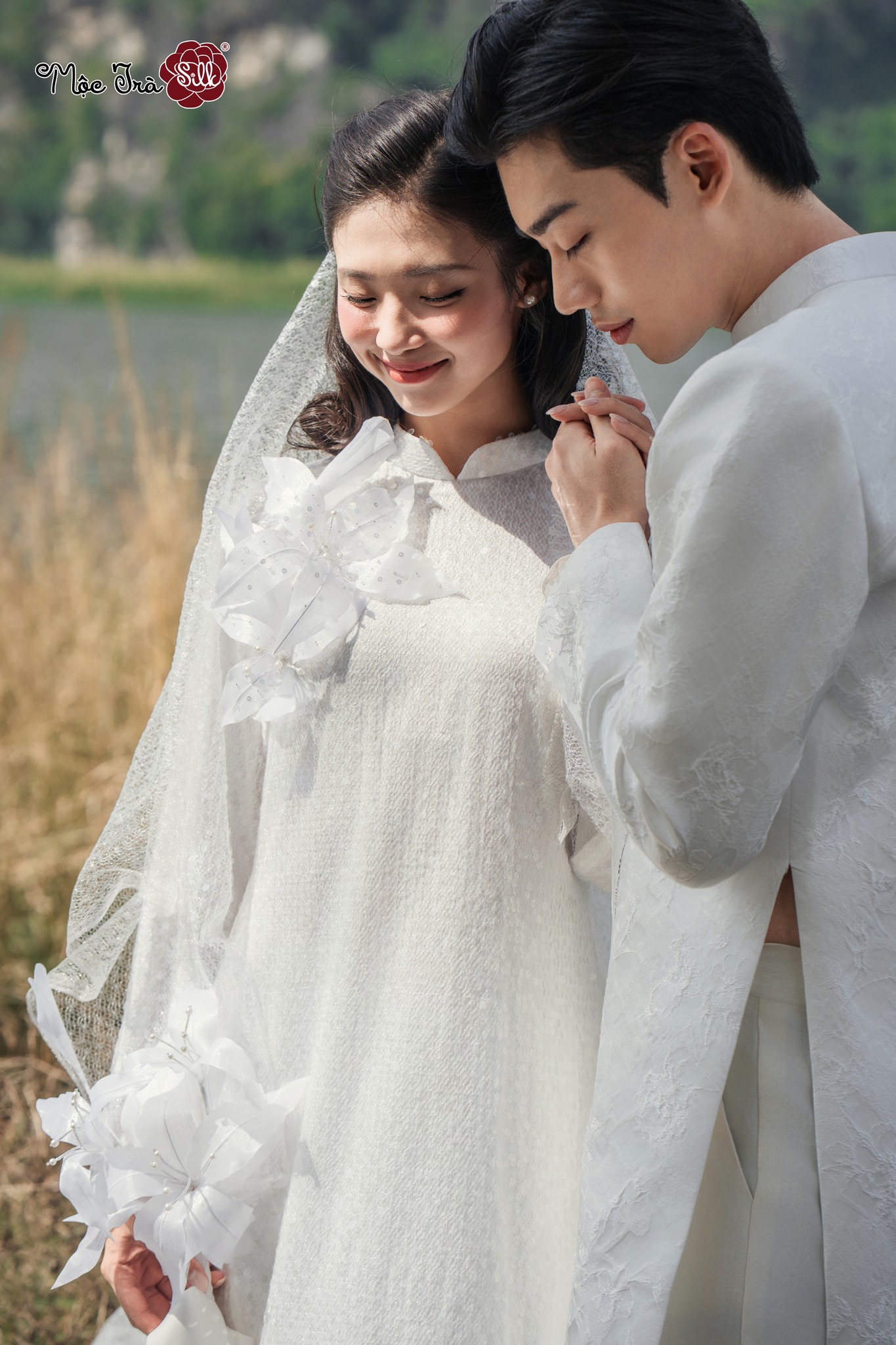 TƠ HỒNG NGUYỆT HOA