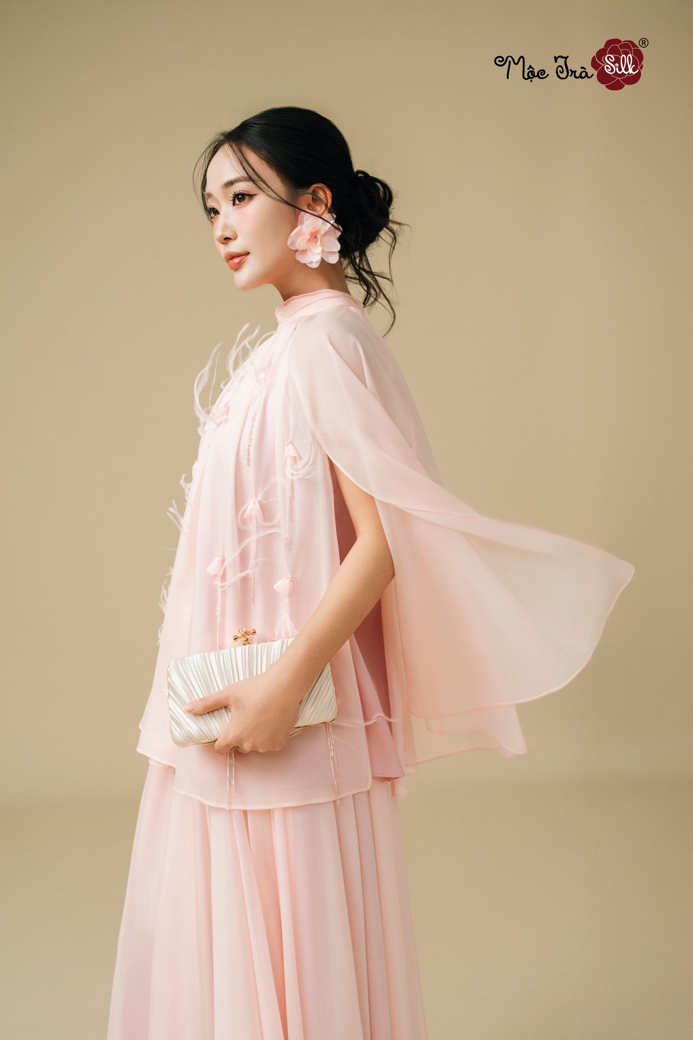 Áo Hồng Mị