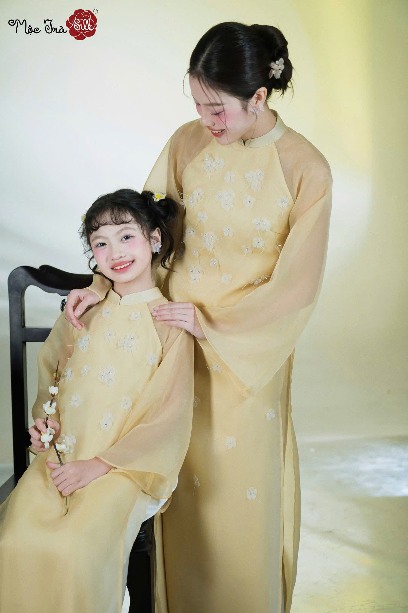Áo dài Tuyết Mai