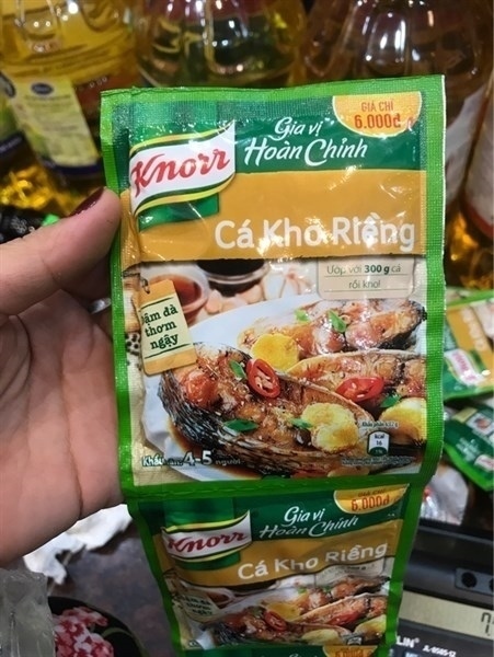 GIA VỊ HOÀN CHỈNH KNORR CÁ KHO RIỀNG LÔ 5 DÂY X 6 GÓI X 28G