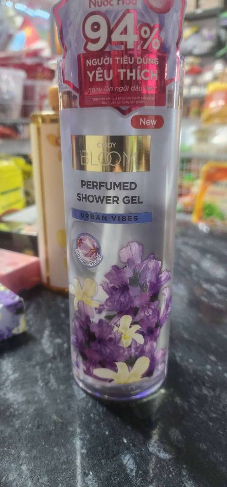 Sữa Tắm Cindy Bloom Urban Vibes Nước Hoa Tự Tin Tím 640g
