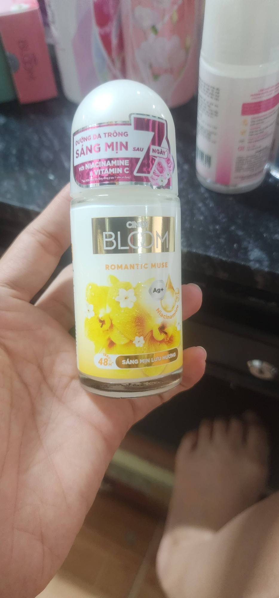 Lăn Khử Mùi Cindy Bloom Romantic Muse Sáng Da Hương Nước Hoa Vàng 50ml