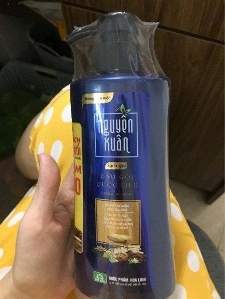 Dầu gội Nguyên Xuân sạch gàu 350ml