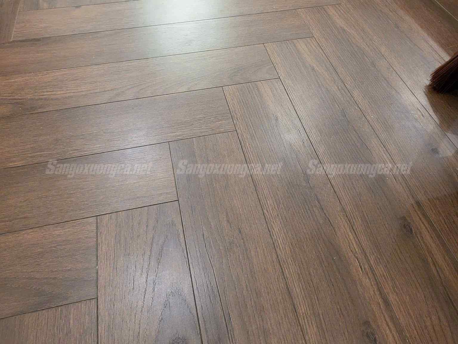 Sàn gỗ Xương cá Avallon KBR393