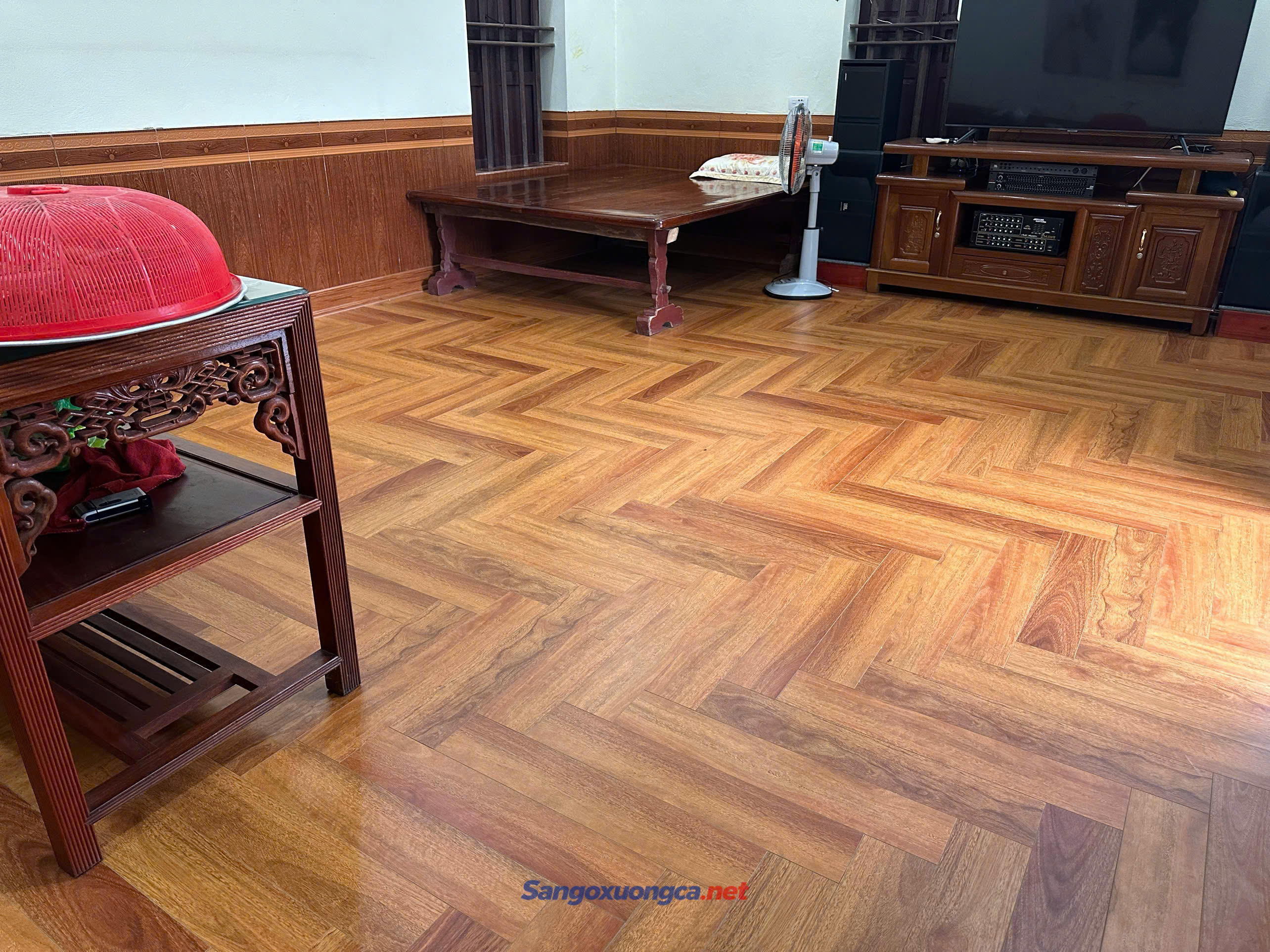 Sàn gỗ Xương cá Cốt đen FB686