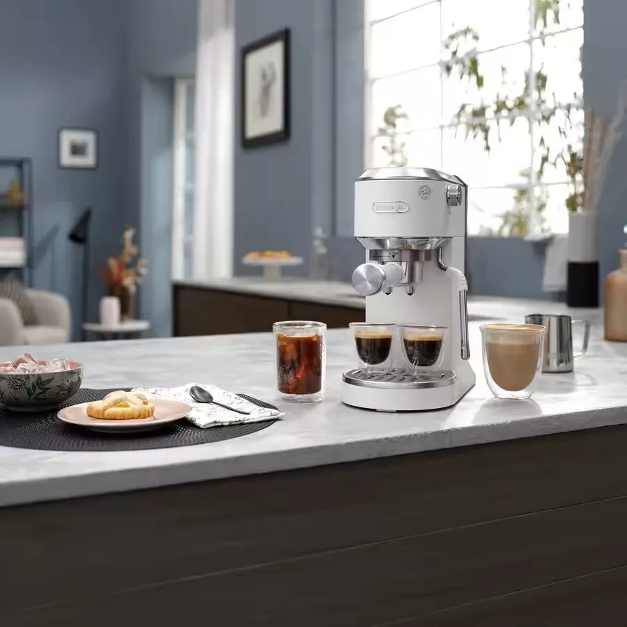 DeLonghi Dedica Duo EC890 sở hữu kiểu dáng thanh mảnh