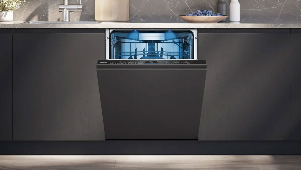 Máy rửa chén âm tủ hoàn toàn Siemens ẩn trong tủ gỗ cao cấp