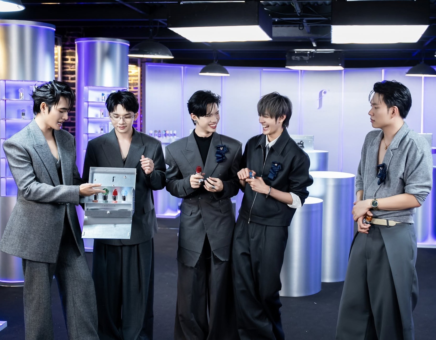 The Hour of... Là Gì? Giải Mã 24 Mùi Nước Hoa Tinh Hà Say Hi x F Perfume
