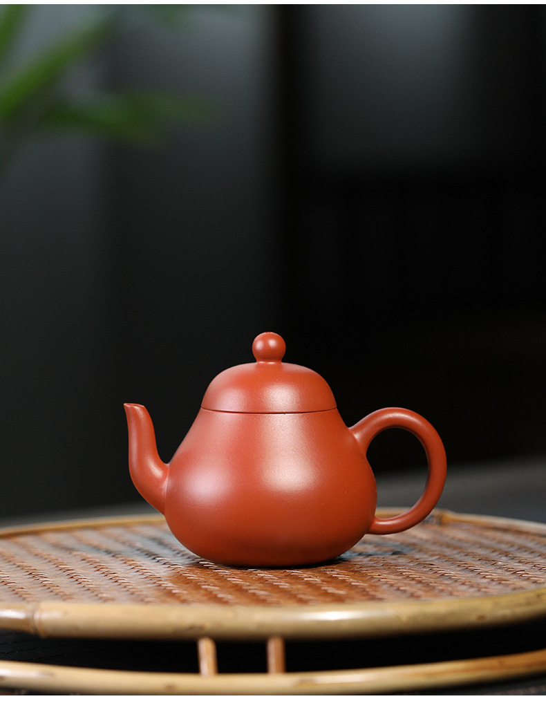 Ấm Lê hình - Chu Nê _ Trầm Đơn - 90ml