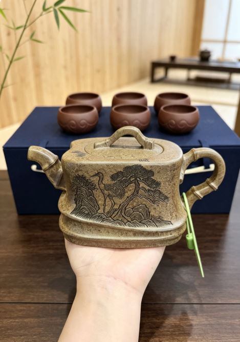 COMBO22: 1 ẤM 6 CHÉN Tứ Phương Trúc Tiết – Trầm Hương Nê