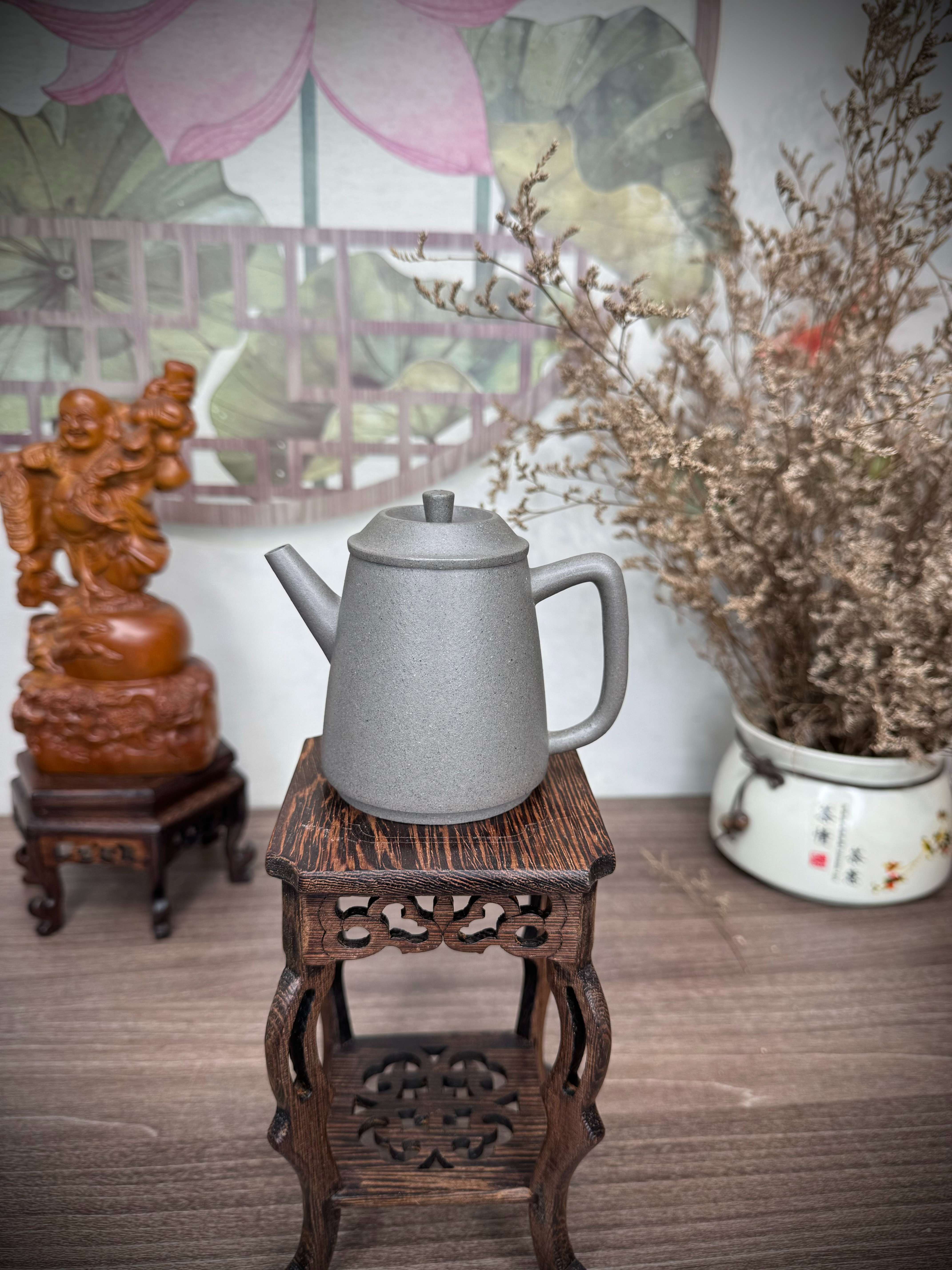 Ấm Cao Thạch Biều - NN Vương Văn Triệu -  Chất đất: Đoạn Nê - Hàng Thủ Công - Lỗ Thoát: Nội Suy Khổng 180ml