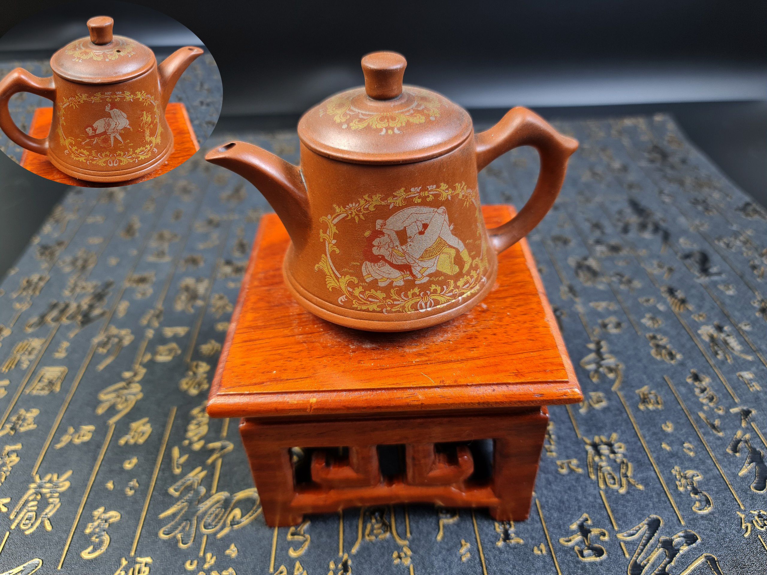 Ấm kim bình mai