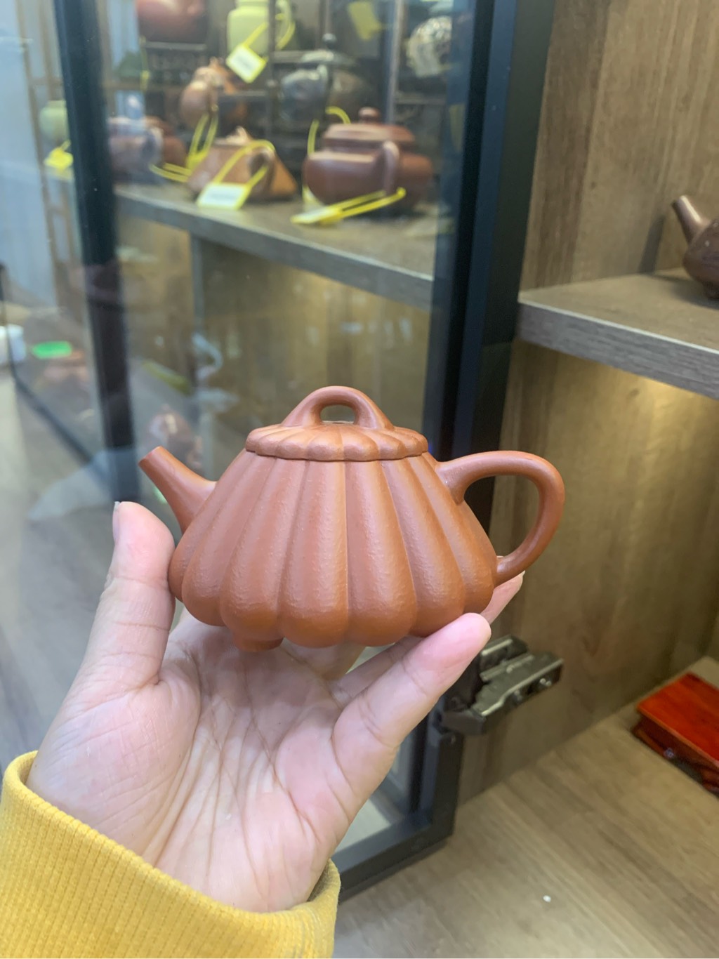 Ấm Thạch Biều Cân Văn - Hoàng Giáng Pha - NN Trần Ngọc Phương - Dung tích  150ml - kt 11x8.5x6.2cm