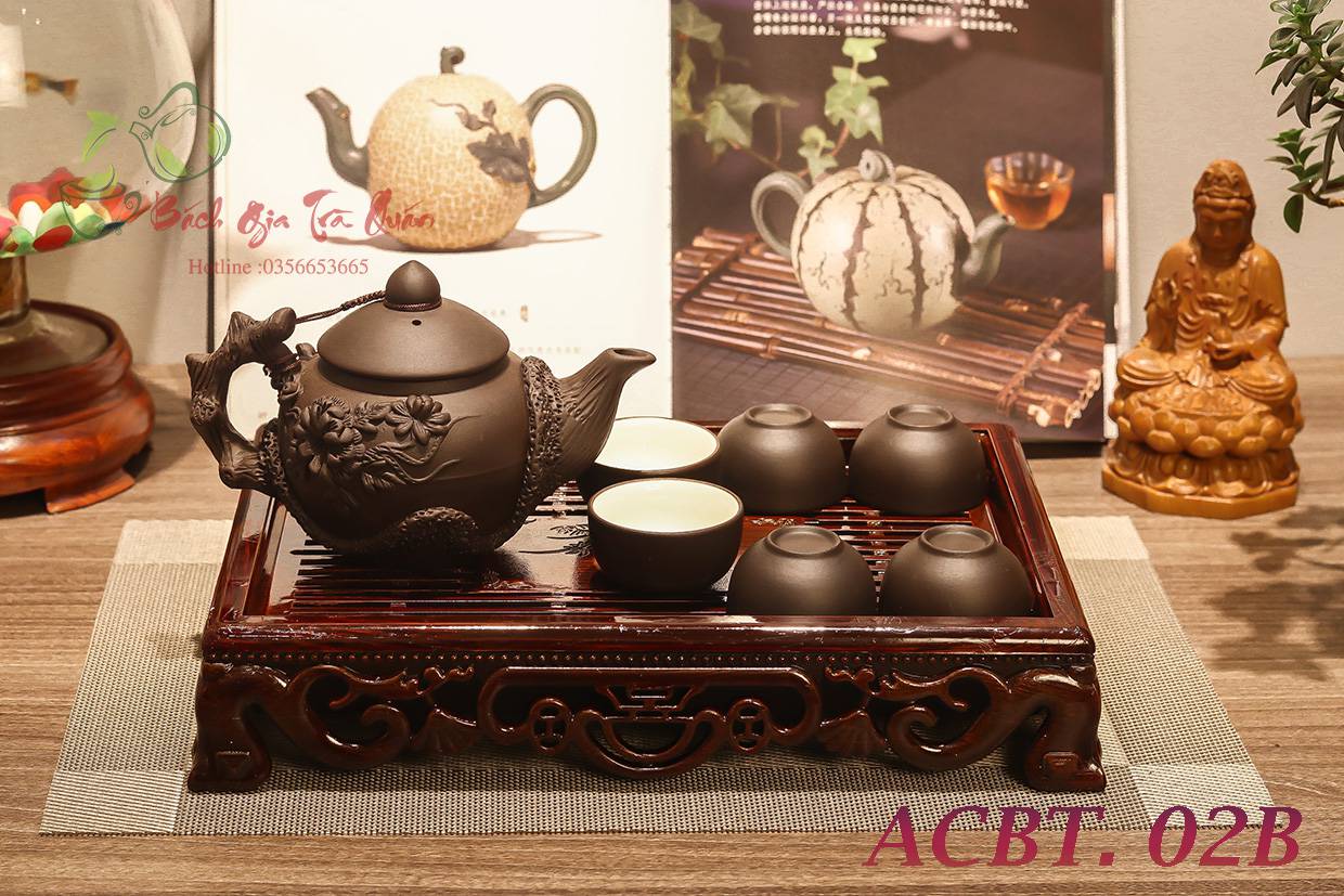 Bộ ấm chén bát tràng đen - họa tiết đắp nổi - 350ml + khay