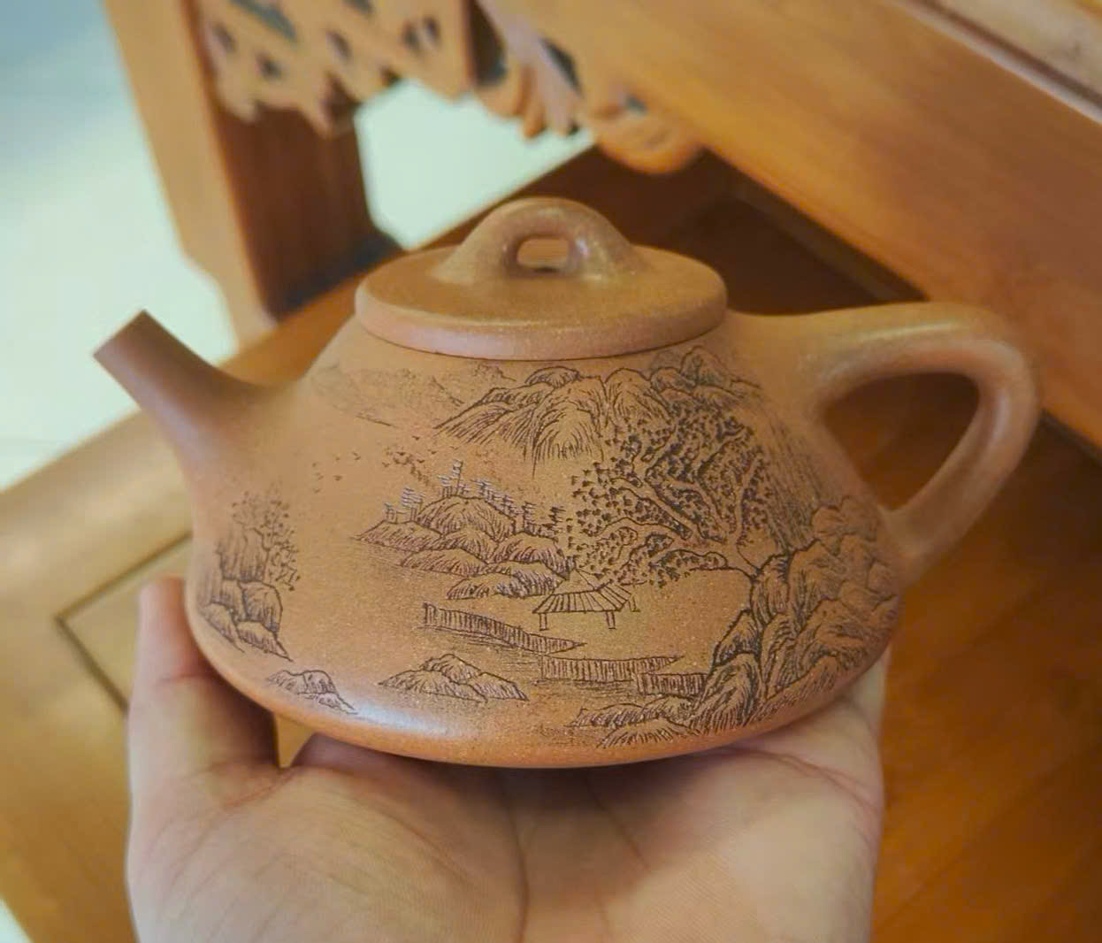 Ấm Tử Dã Thạch Biều - Hoàng Giáng Pha - NN  Dương Chí Cầm - Dung tích 200ml - Kt: 14x10.8x7cm