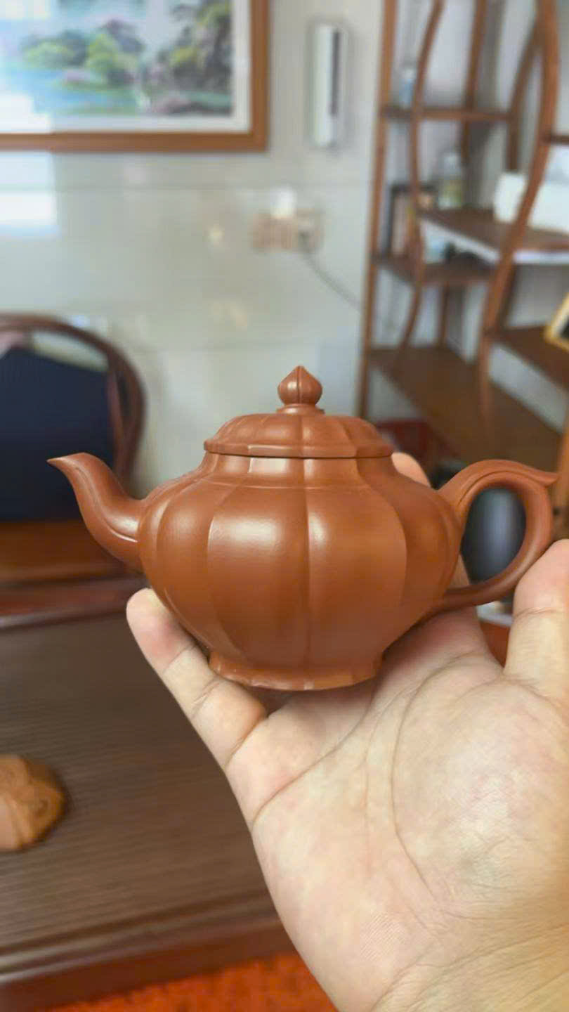 Ấm Căn Văn Tiếu Anh - Chu Nê - NN Trần Ngọc Phương - Dung tích 200ml - kt 14.5x9.5x8.8cm