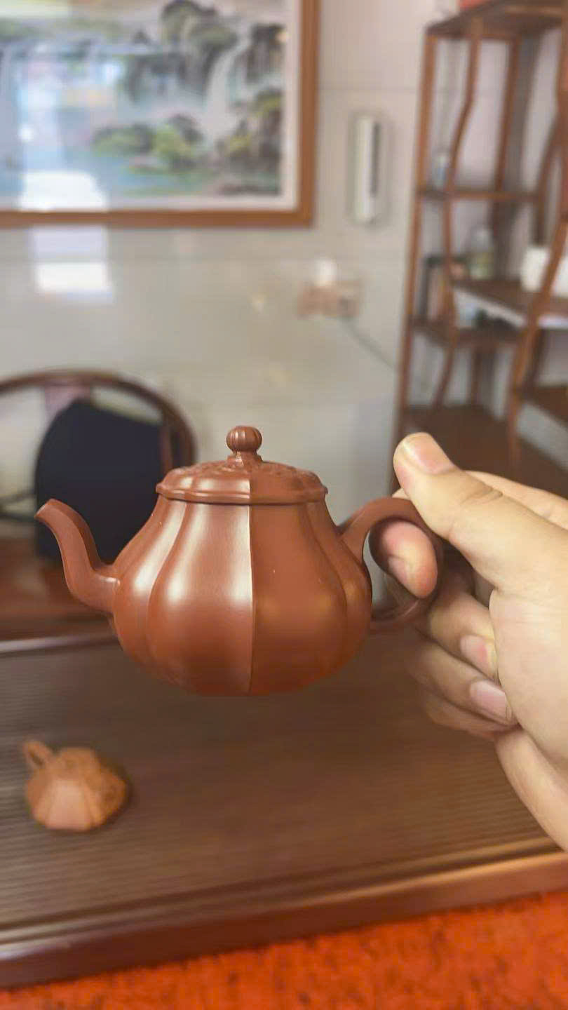Ấm Qua Lăng - Chu Nê - NN Trần Ngọc Phương - Dung tích 150ml - kt 11.5x8x7cm