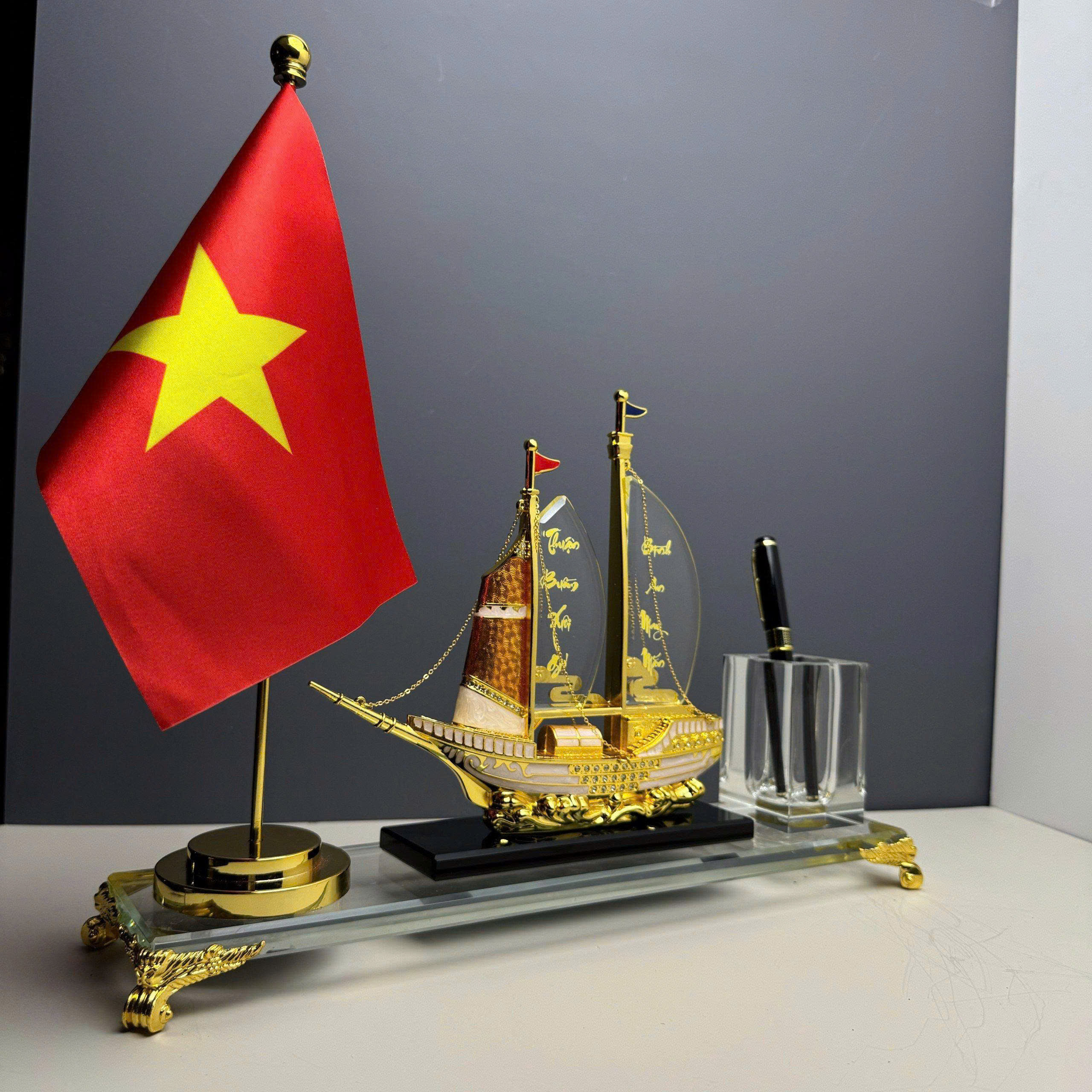 Bộ để bàn pha lê 10