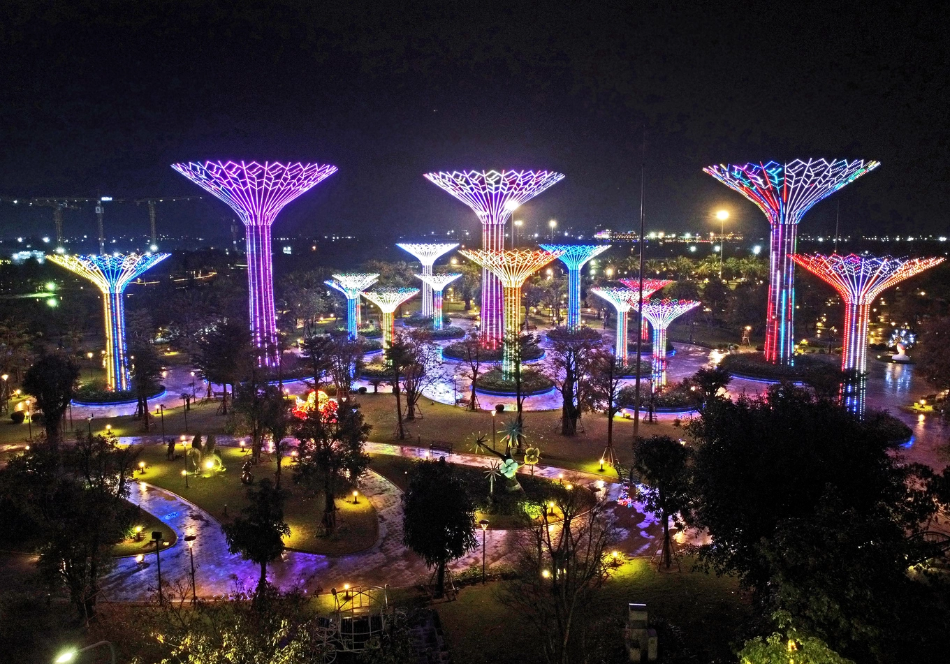 Thi công lắp đặt trang trí đô thị