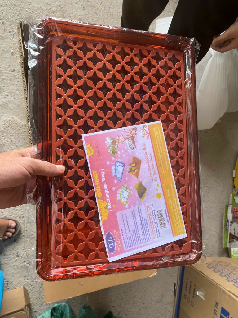 khay chữ nhật có vỉ 017